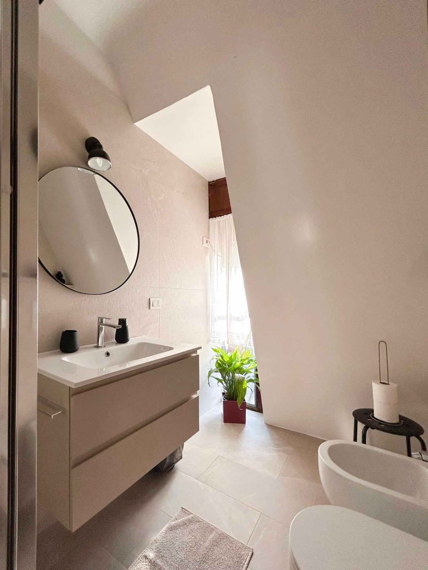 Easy Isola, For An Easy Stay Milan Bagian luar foto