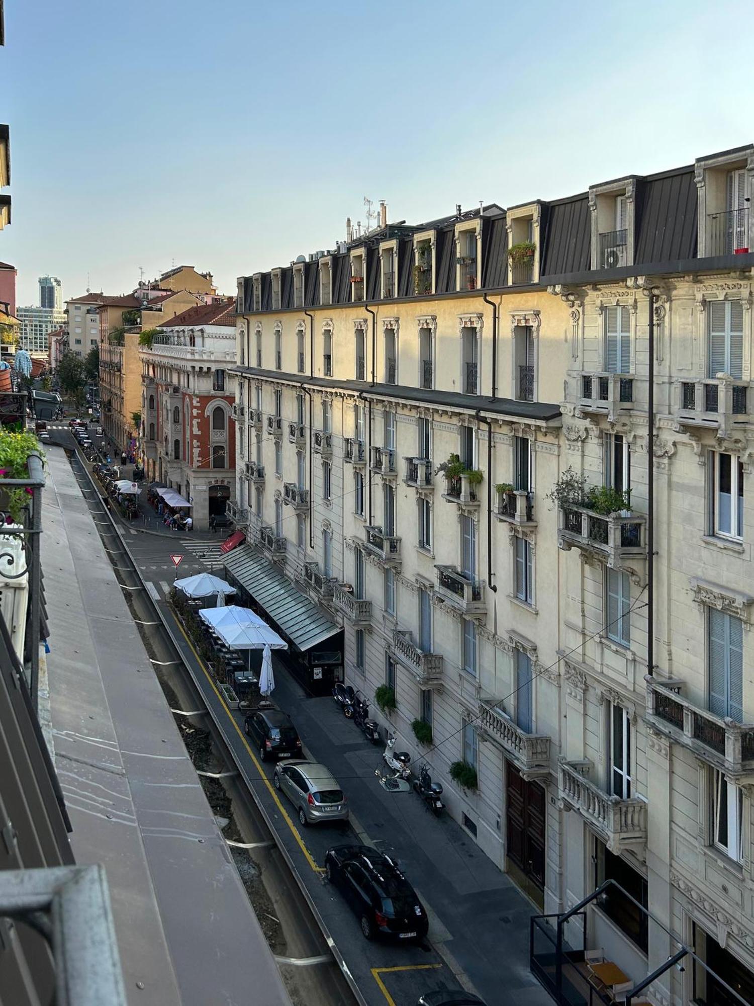 Easy Isola, For An Easy Stay Milan Bagian luar foto