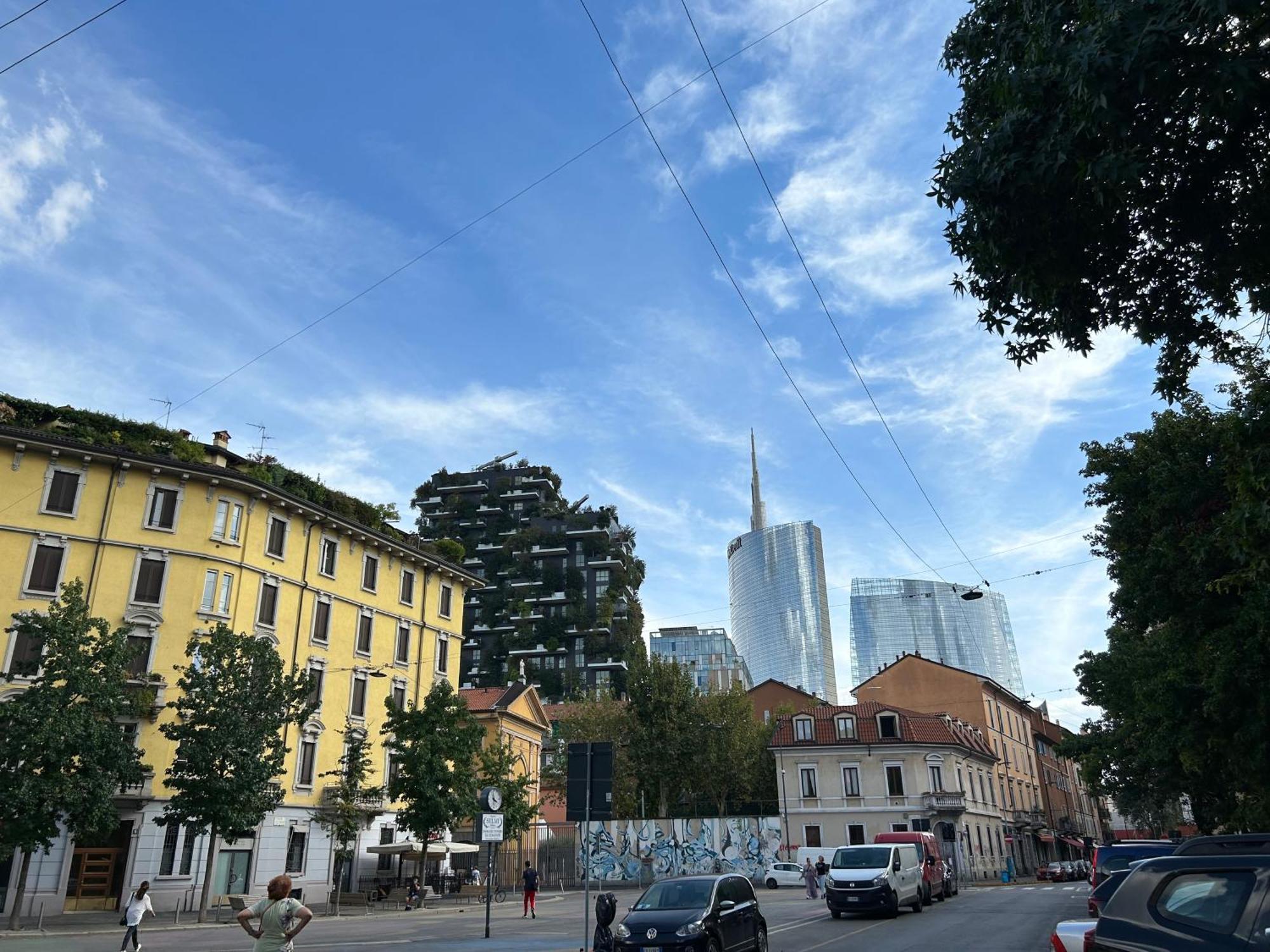 Easy Isola, For An Easy Stay Milan Bagian luar foto