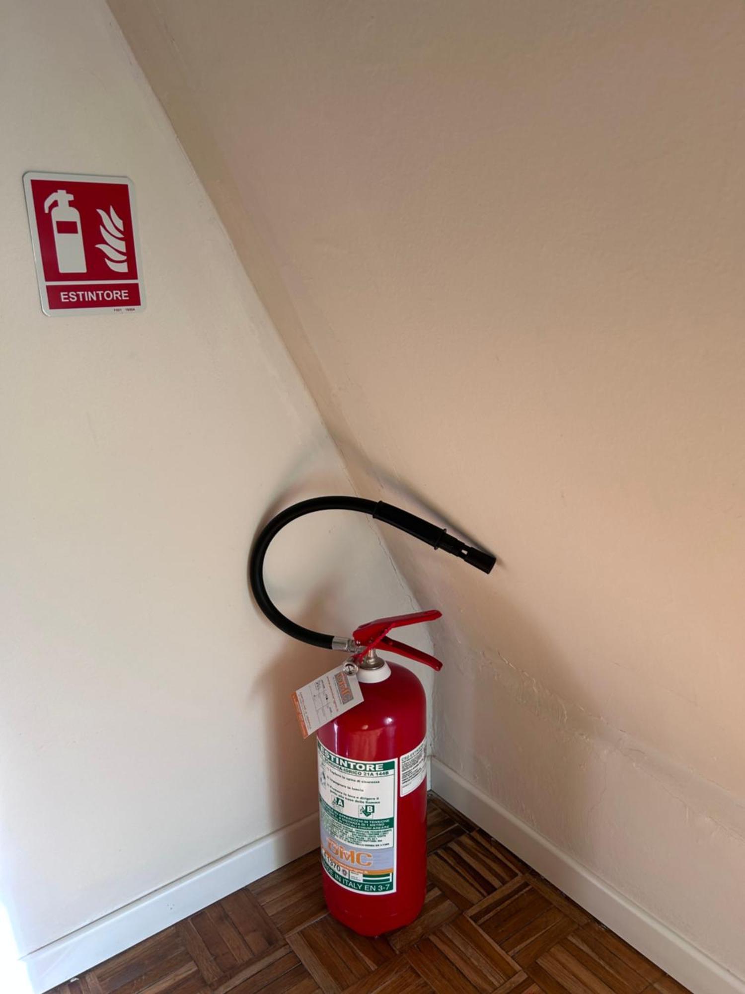 Easy Isola, For An Easy Stay Milan Bagian luar foto